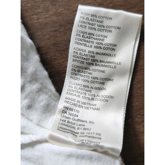 Free People Brunch Date Split Neck 3/4 Puffed Lace Sleeve Top Size Medium - Picture 8 of 10